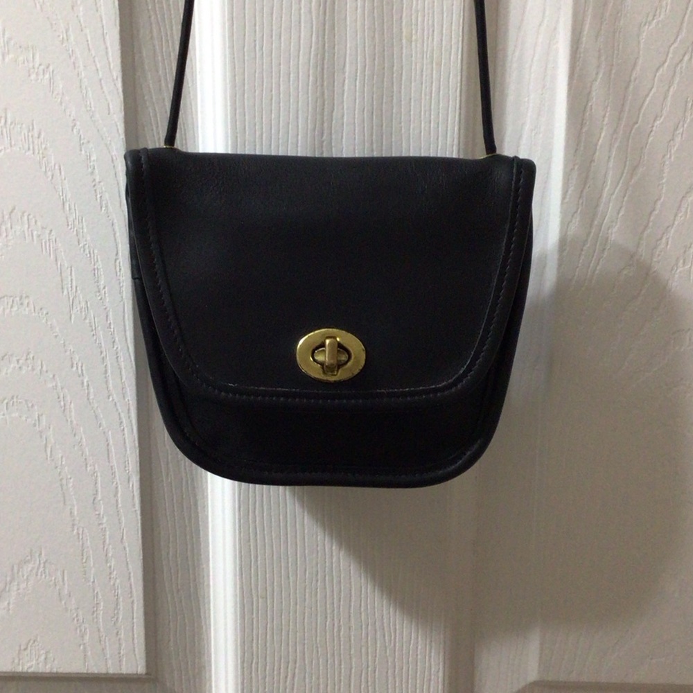 Vintage Coach Everett Black Crossbody Bag with Brass Turnlock 88M-9934